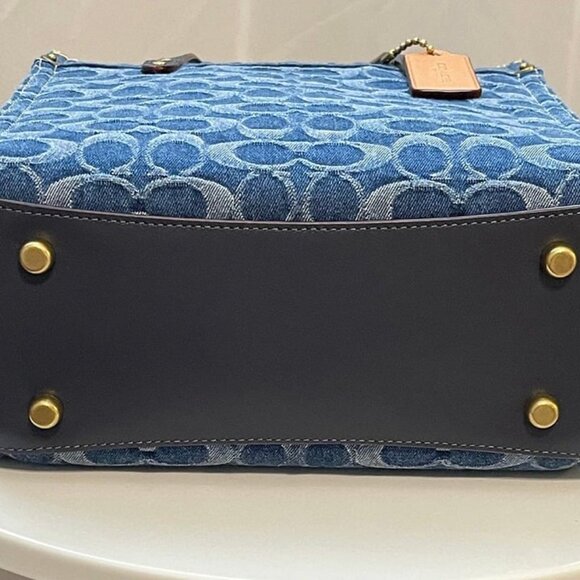 new Coach Denim Field Tote 22 - Picture 5 of 5